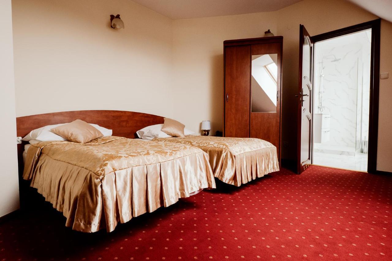 Hotel Groman Sekocin Extérieur photo
