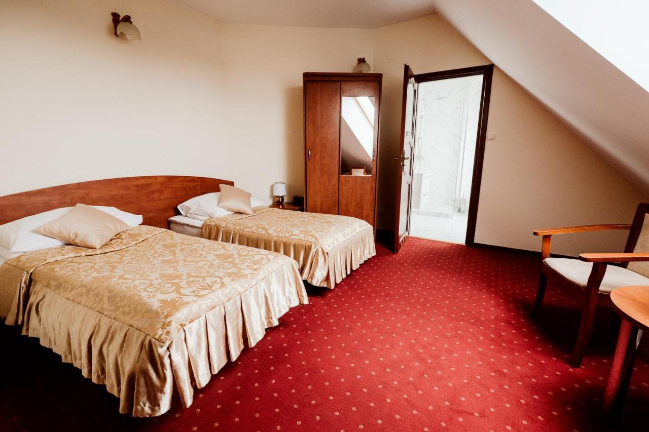 Hotel Groman Sekocin Extérieur photo
