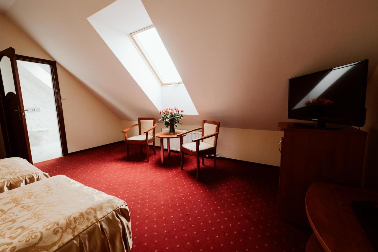 Hotel Groman Sekocin Extérieur photo