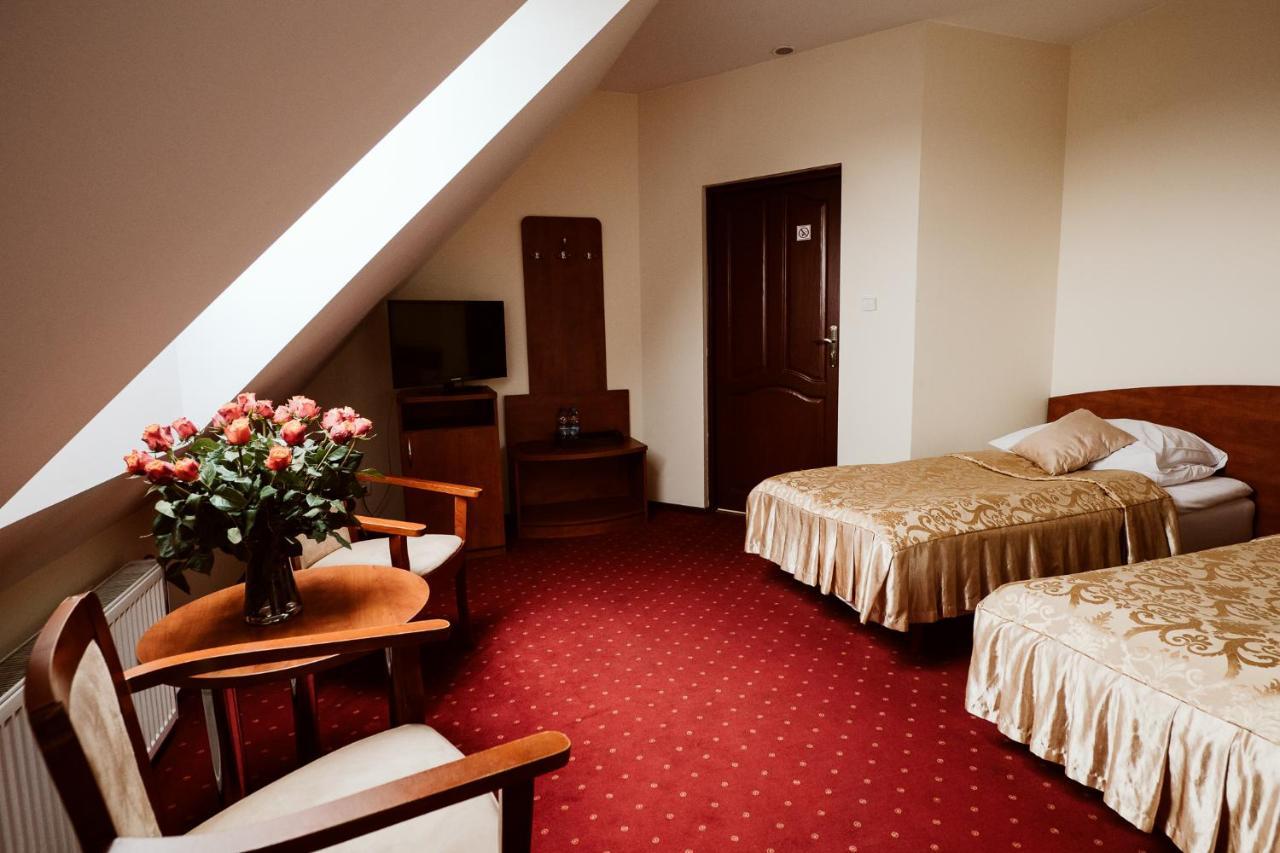 Hotel Groman Sekocin Extérieur photo
